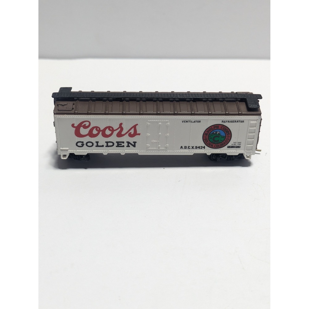Model Power Coors Golden Refrigerator Ventilator Train Car A.D.C.X. 5424 White